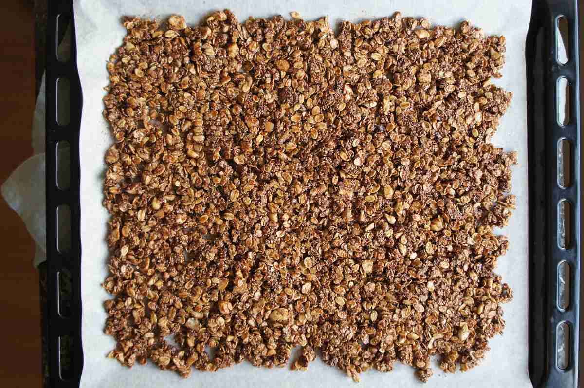 Cokoladova granola plech